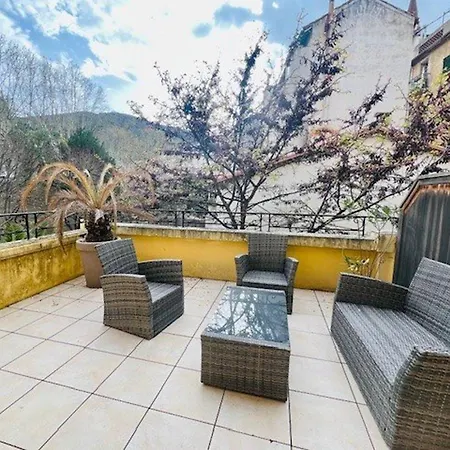 F2 Avec Balcon, Centre-ville, 2 Pers, Proche Cures, Animaux Admis - Fr-1-703-183 Apartment