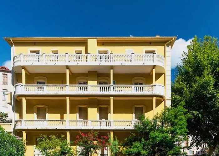 F2 Avec Balcon, Centre-ville, 2 Pers, Proche Cures, Animaux Admis - Fr-1-703-183 * Amélie-les-Bains-Palalda